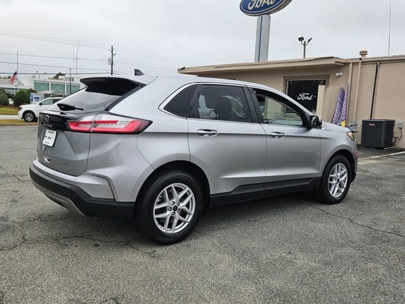 Used 2023 Ford Edge SEL image 15