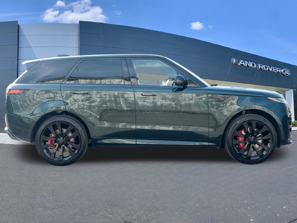 Used 2026 Land Rover Range Rover Sport Dynamic SE AWD/4WD image 8