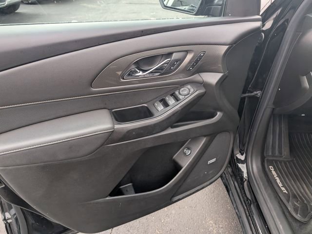 Used 2023 Chevrolet Traverse Premier w/ Redline Edition image 14