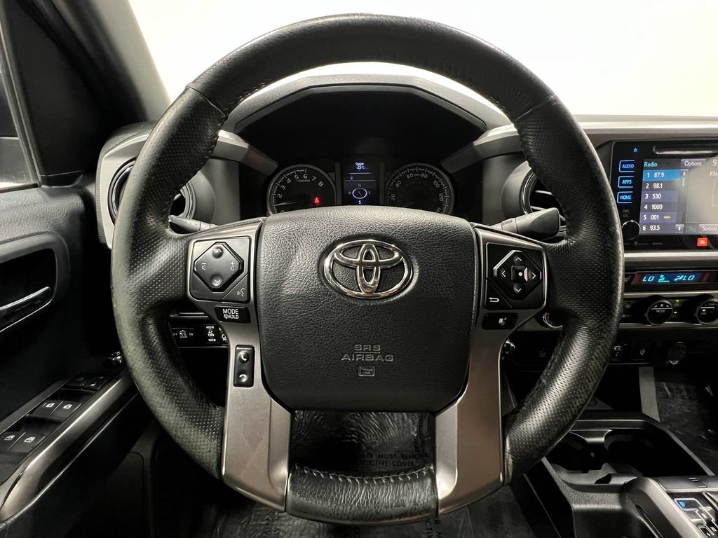 Used 2017 Toyota Tacoma Limited w/ Tow Package AWD/4WD image 23