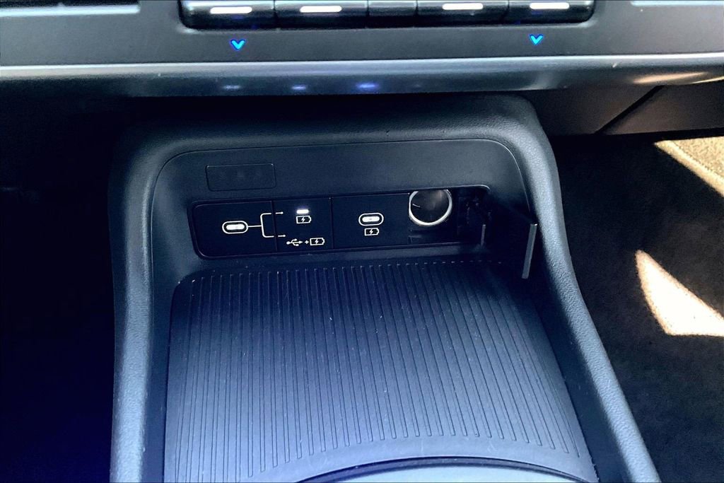 Used 2025 Hyundai Kona SEL image 16