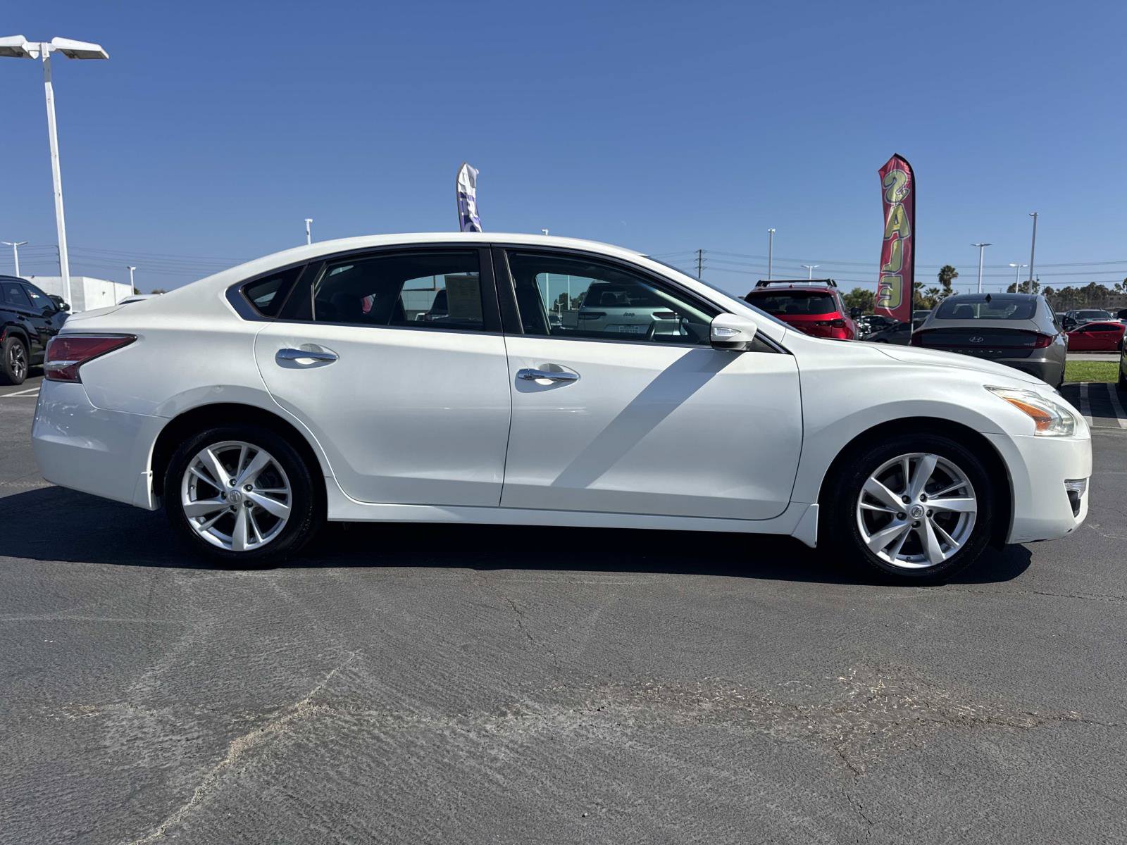 Used 2015 Nissan Altima 2.5 SV w/ Convenience Package FWD image 6