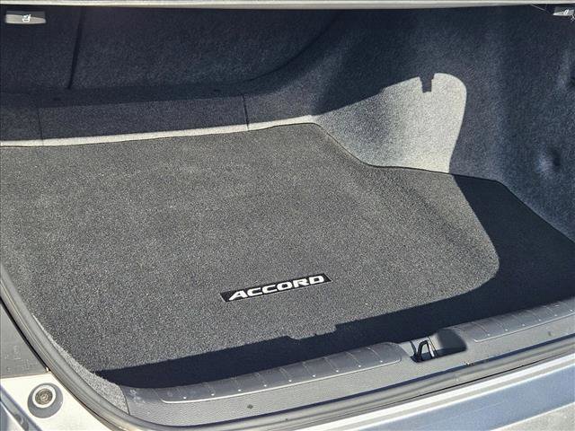 Used 2018 Honda Accord EX-L image 6