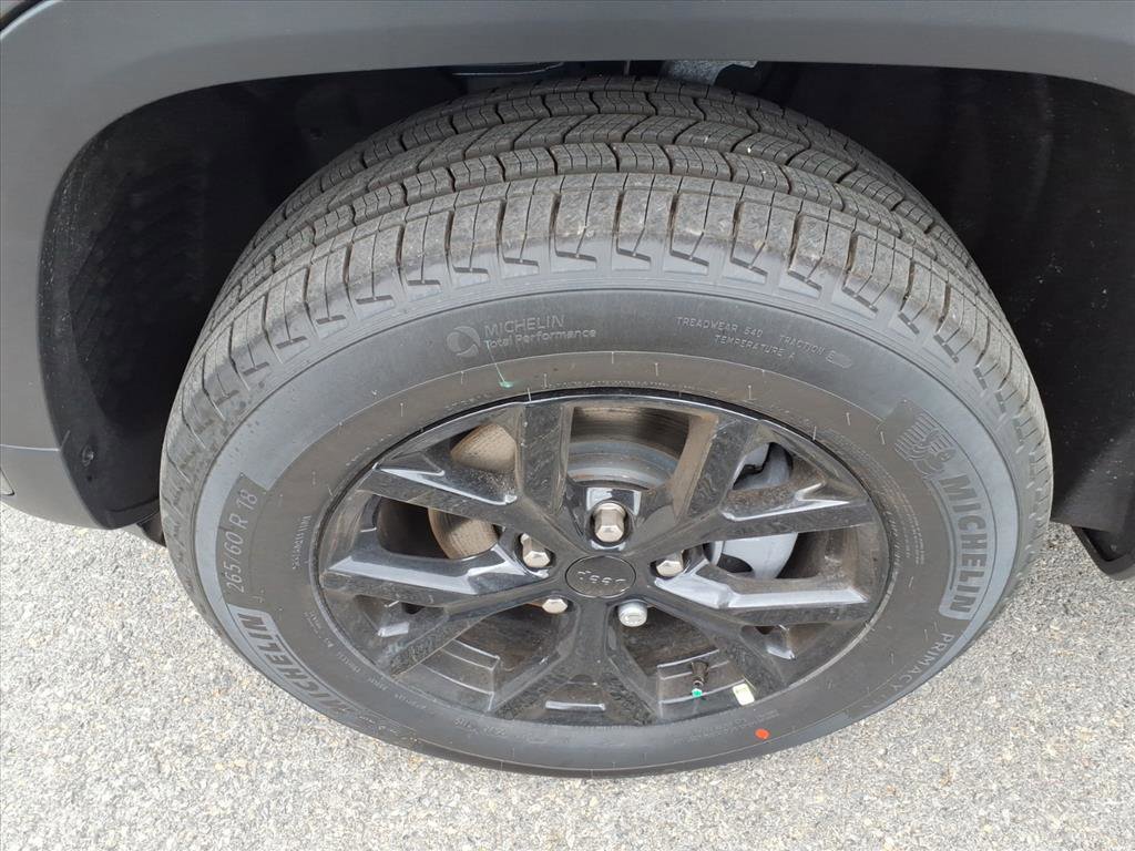 New 2026 Jeep Grand Cherokee Altitude image 10