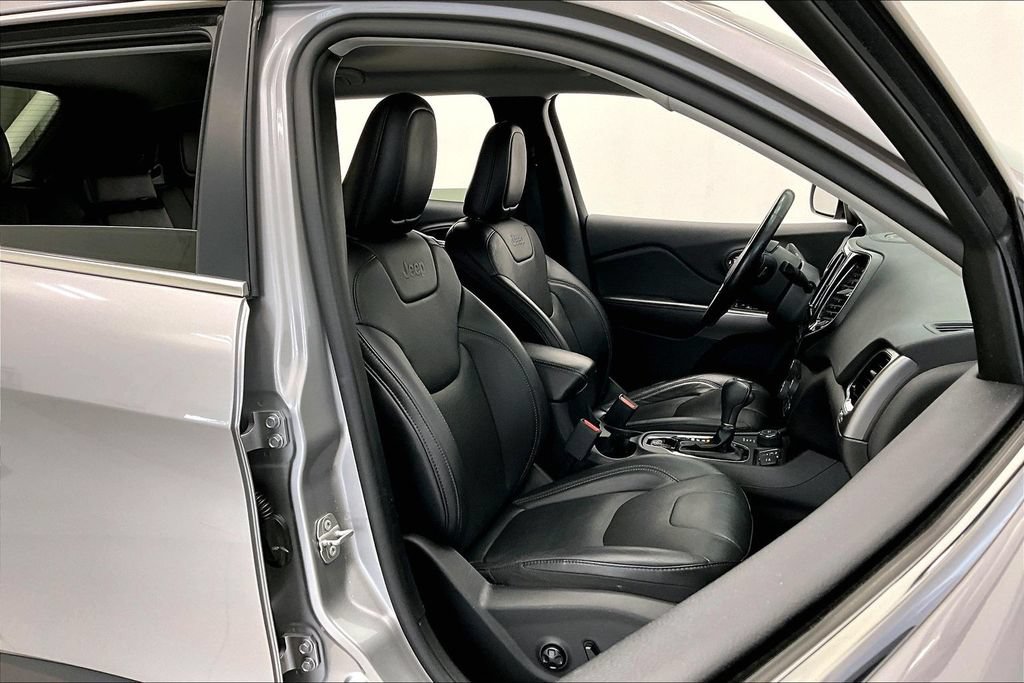 Used 2020 Jeep Cherokee Limited AWD/4WD image 7