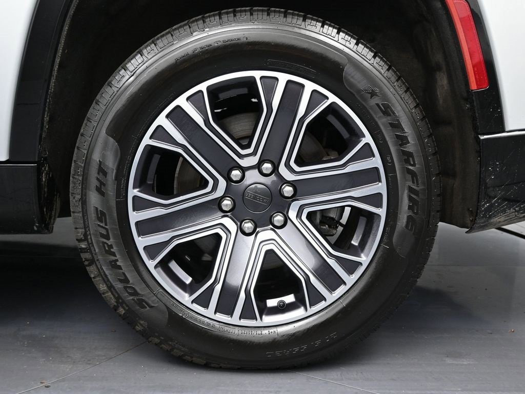 Used 2024 Jeep Wagoneer Series II w/ Flexible Seating Group image 10