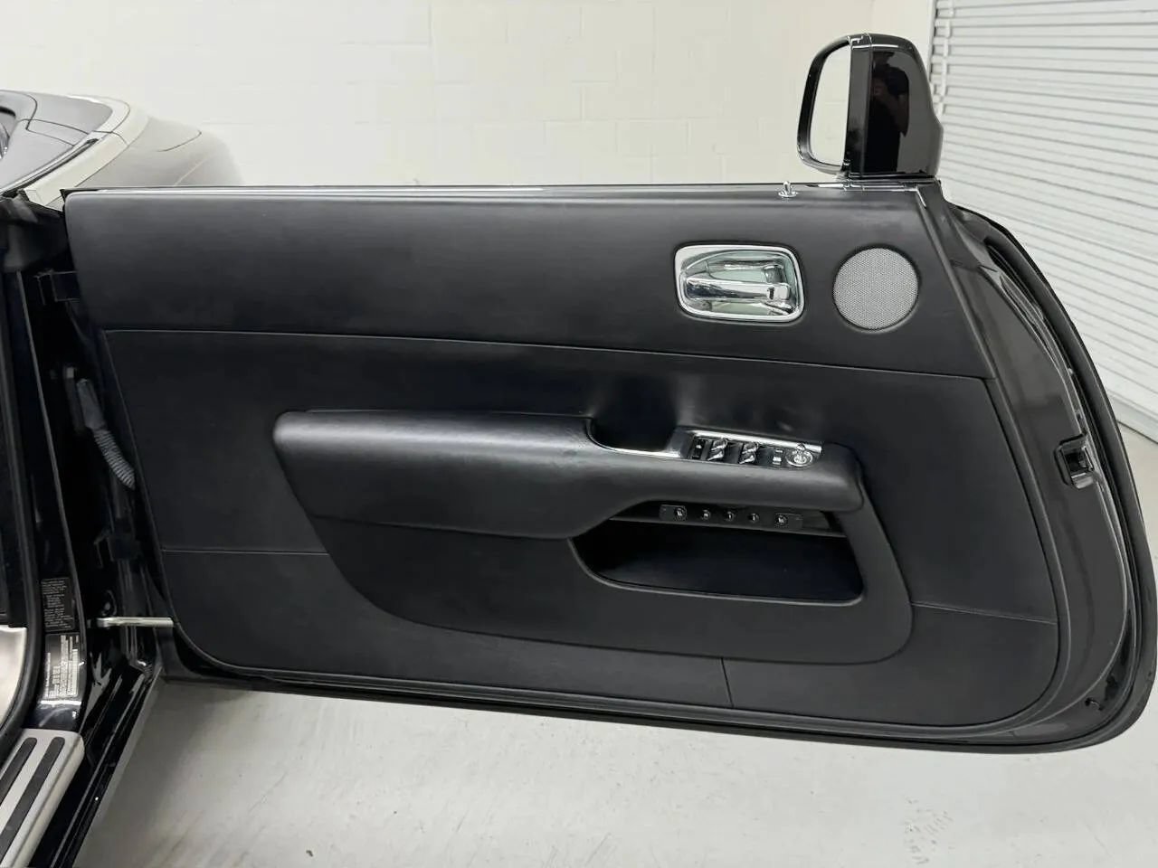 Used 2017 Rolls-Royce Dawn RWD image 27