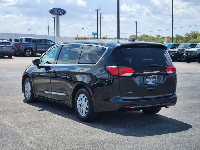 Used 2023 Chrysler Voyager LX FWD image 6