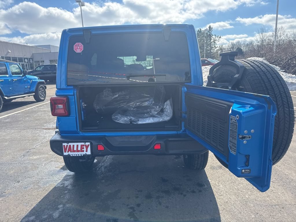 New 2025 Jeep Wrangler Unlimited Sahara w/ Safety Group AWD/4WD image 44