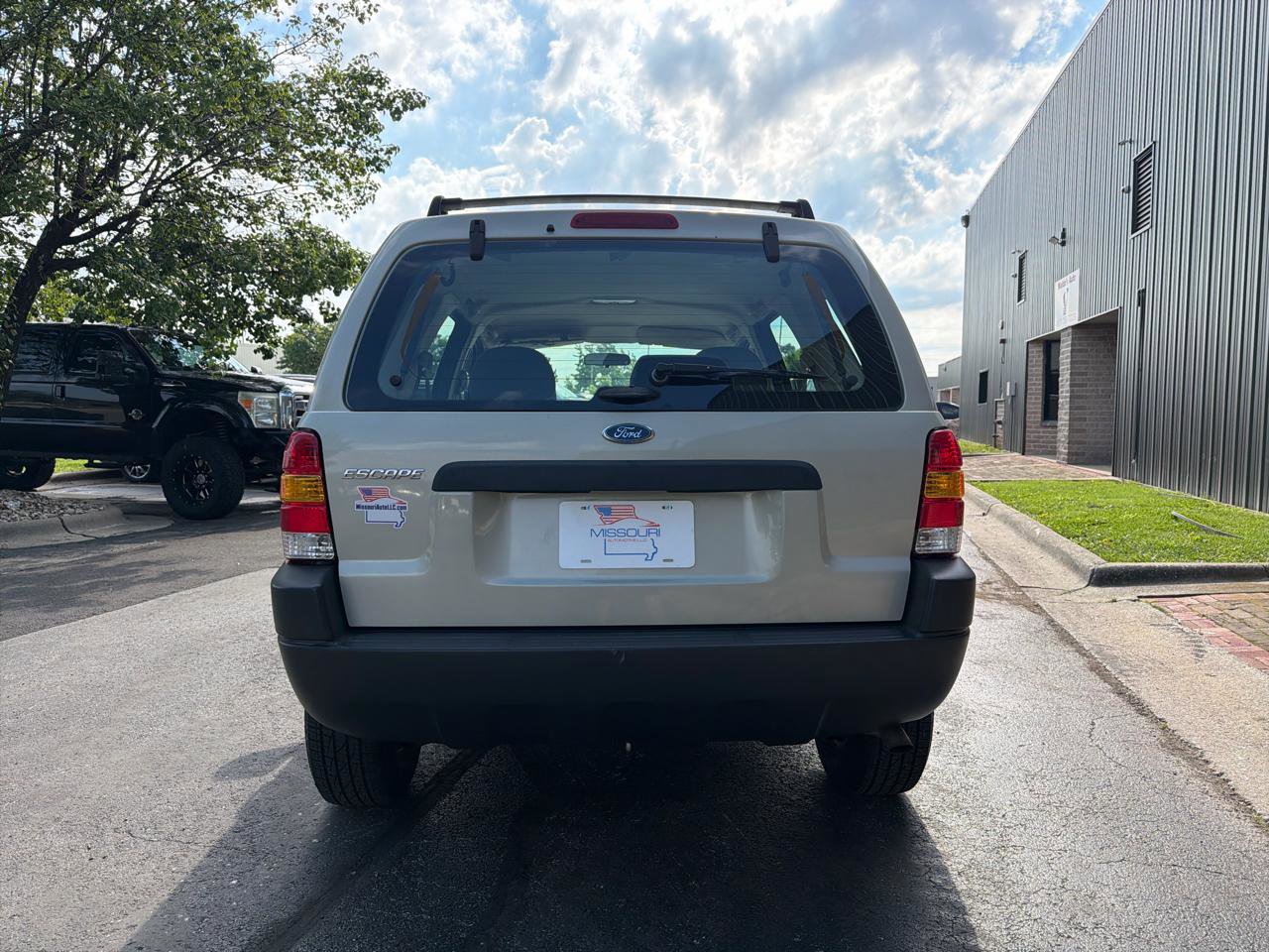 Used 2004 Ford Escape XLS FWD image 4