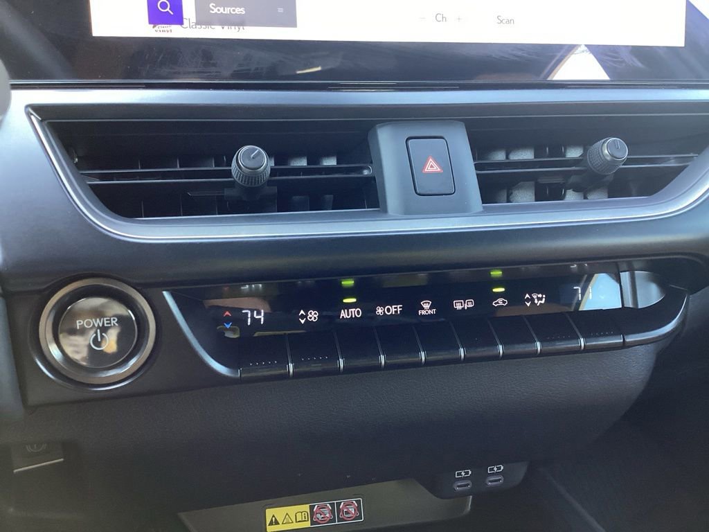 Used 2025 Lexus UX 300h AWD w/ Accessory Package (Z2) image 17