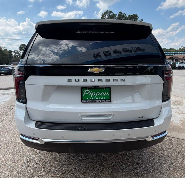 Used 2025 Chevrolet Suburban LT RWD image 7