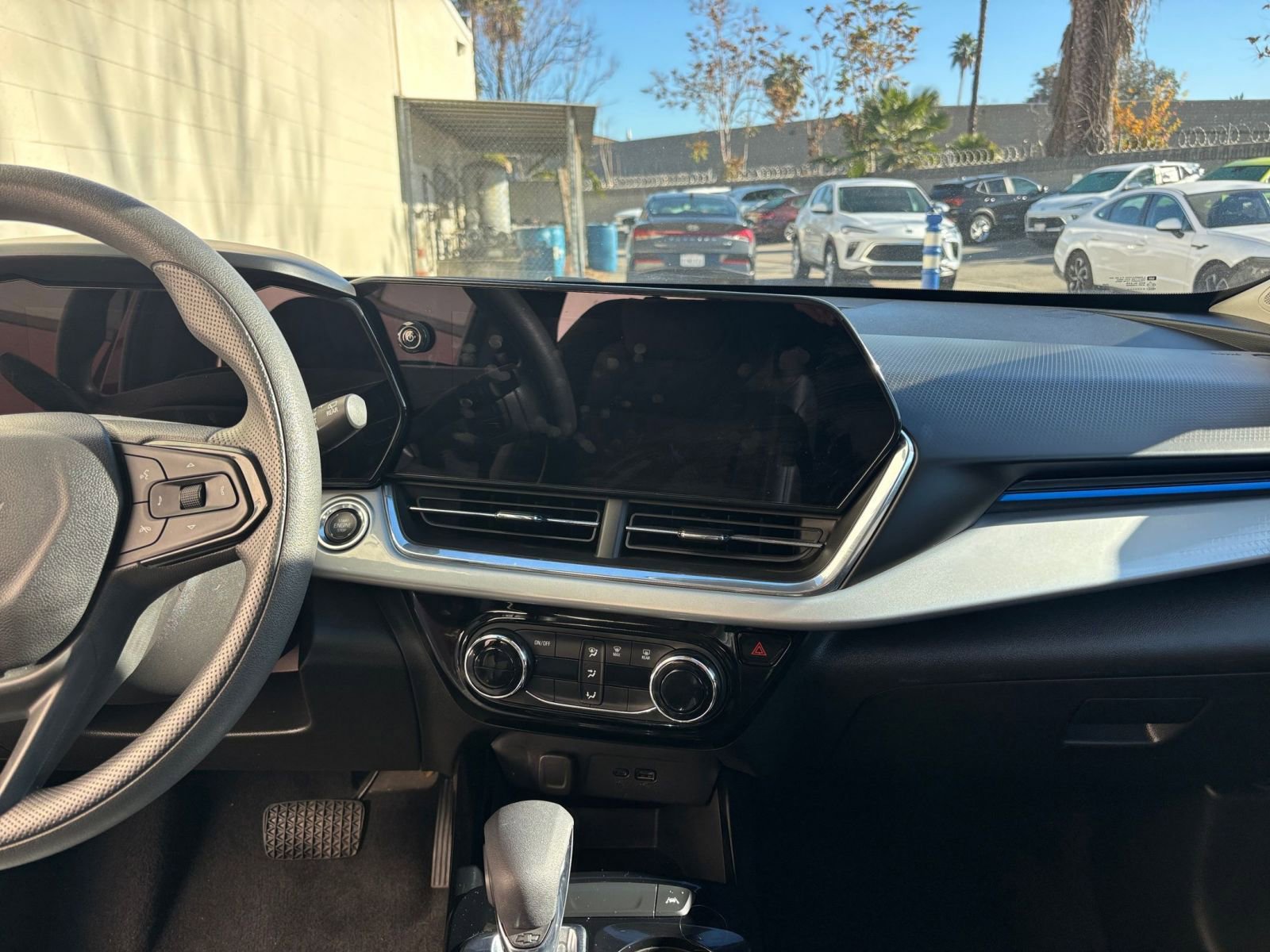 Used 2025 Chevrolet Trax LT image 18