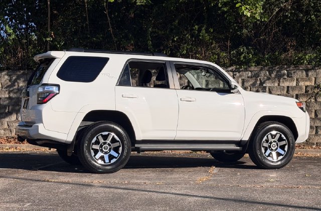 Used 2024 Toyota 4Runner TRD Off-Road Premium AWD/4WD image 5