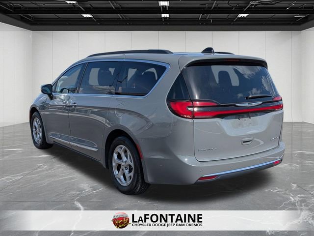 Used 2023 Chrysler Pacifica Limited FWD image 3