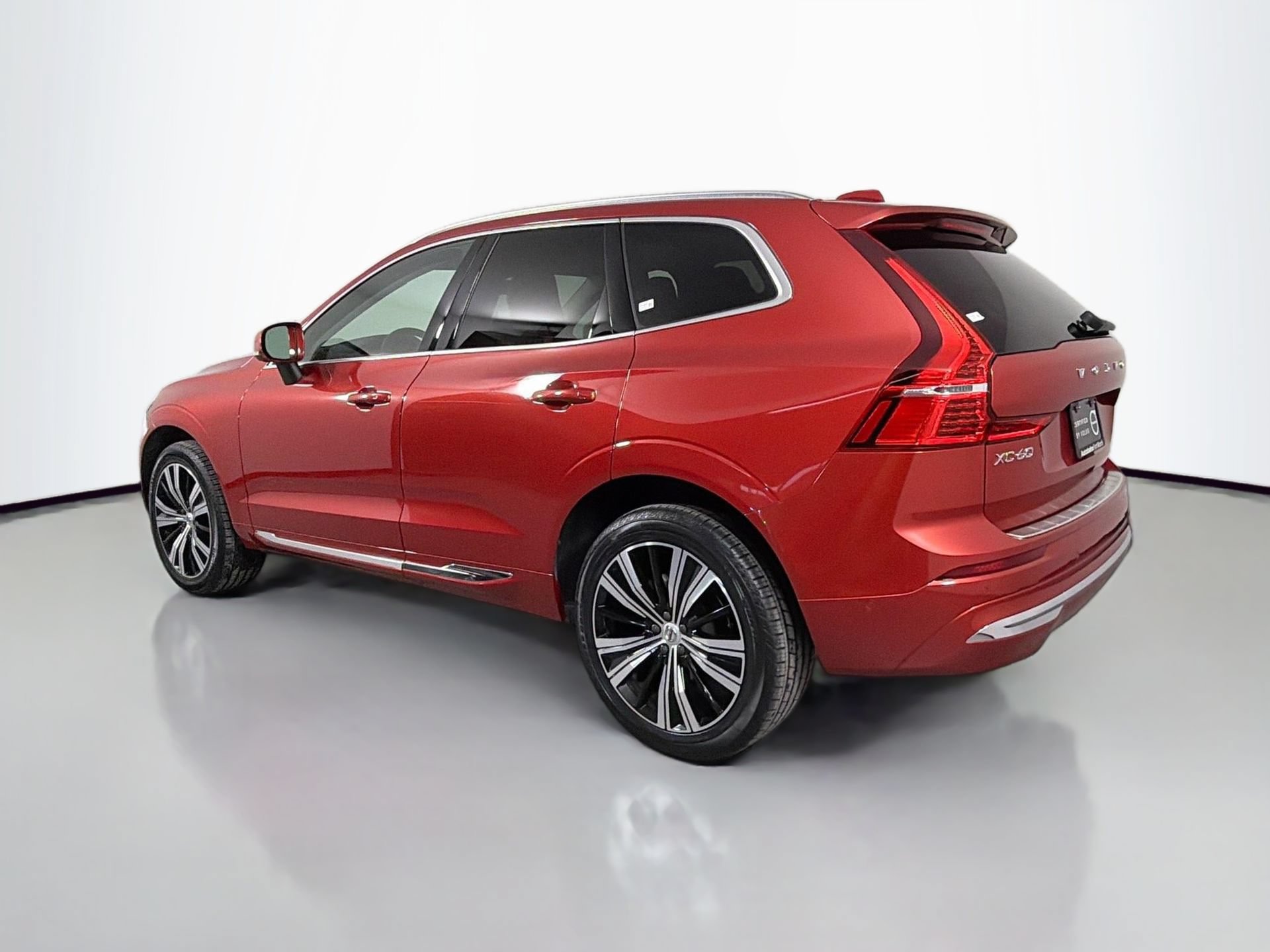 Certified 2023 Volvo XC60 B5 Plus w/ Protection Package Premier FWD image 8