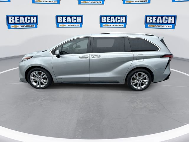 Used 2021 Toyota Sienna Platinum FWD image 5