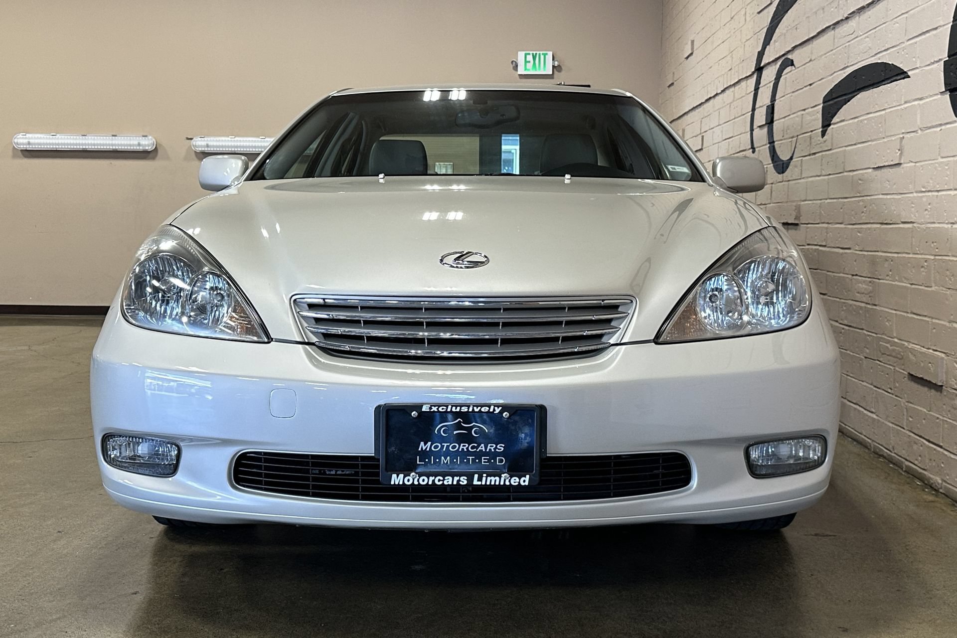Used 2002 Lexus ES 330 FWD image 9