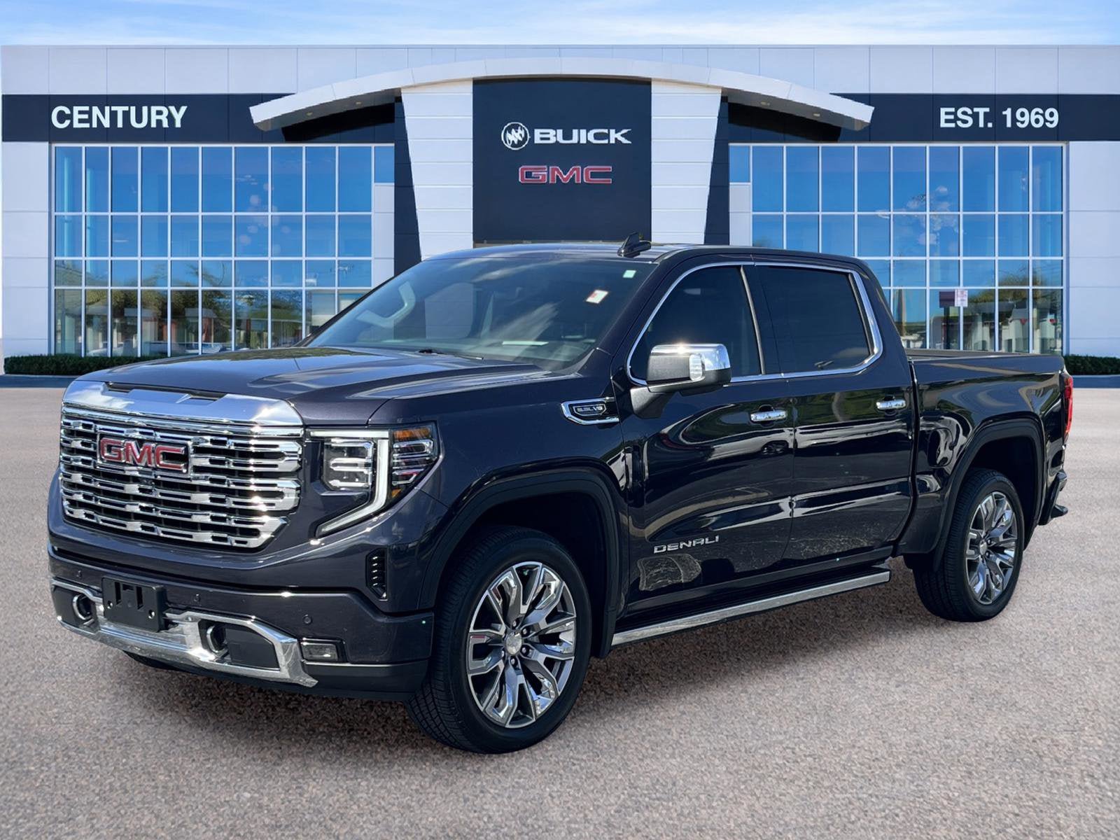 Used 2025 GMC Sierra 1500 Denali w/ Denali Reserve Package AWD/4WD image 7