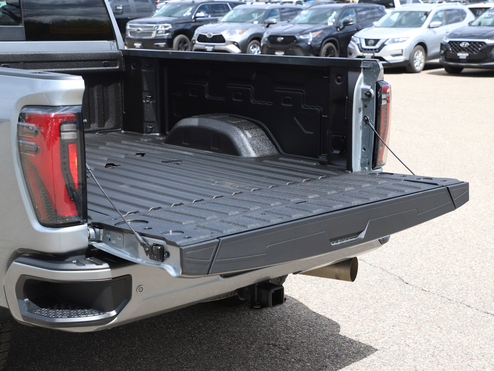 Used 2025 GMC Sierra 3500 AT4 w/ AT4 Premium Plus Package AWD/4WD image 17