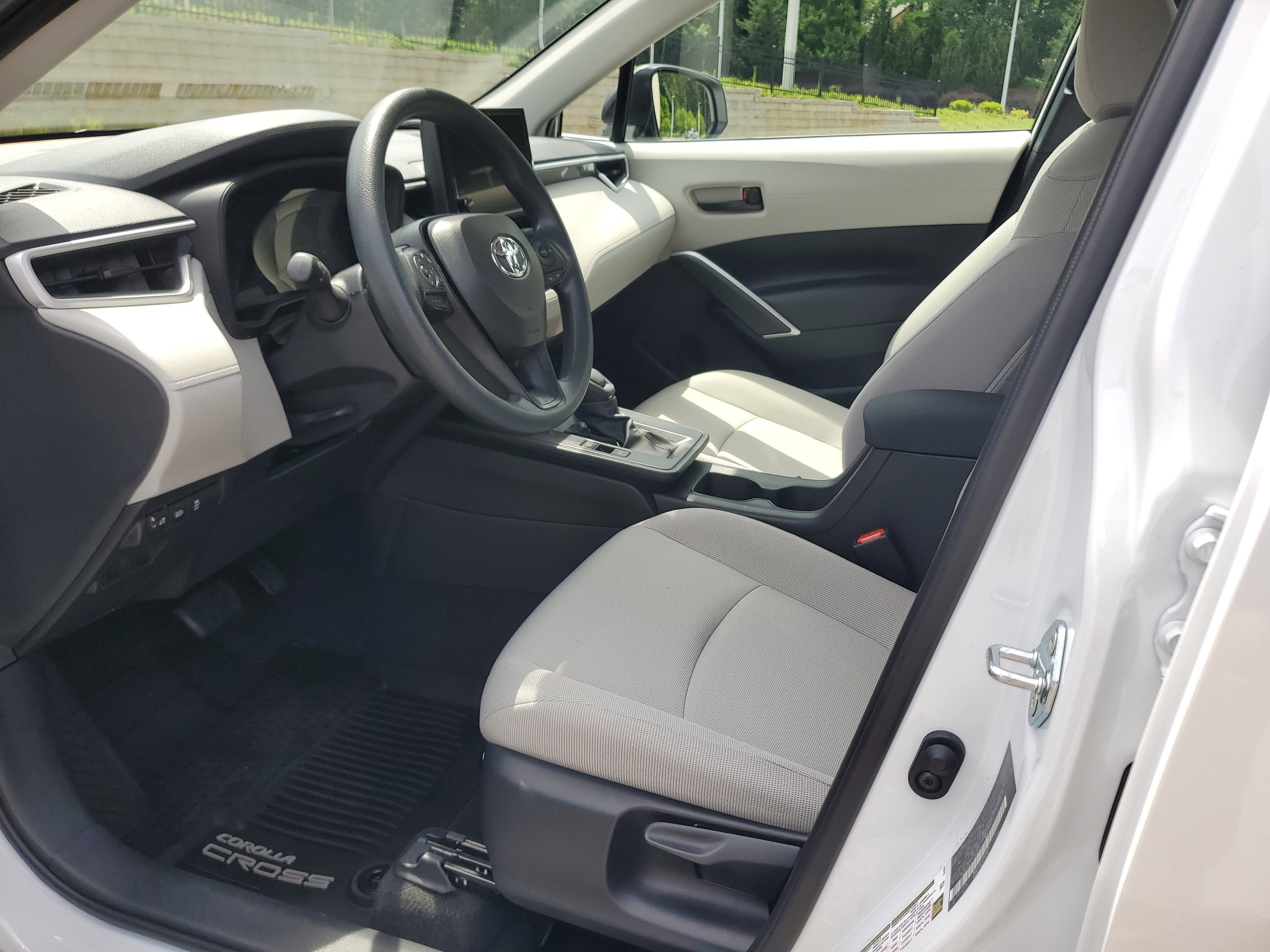 Used 2026 Toyota Corolla Cross L FWD image 15