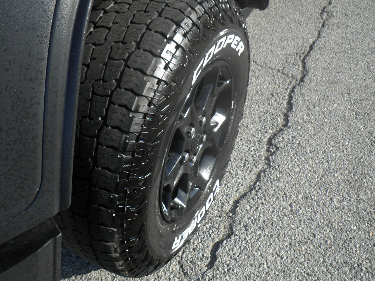 Used 2023 Jeep Wrangler Unlimited w/ Sun & Screen Package AWD/4WD image 10