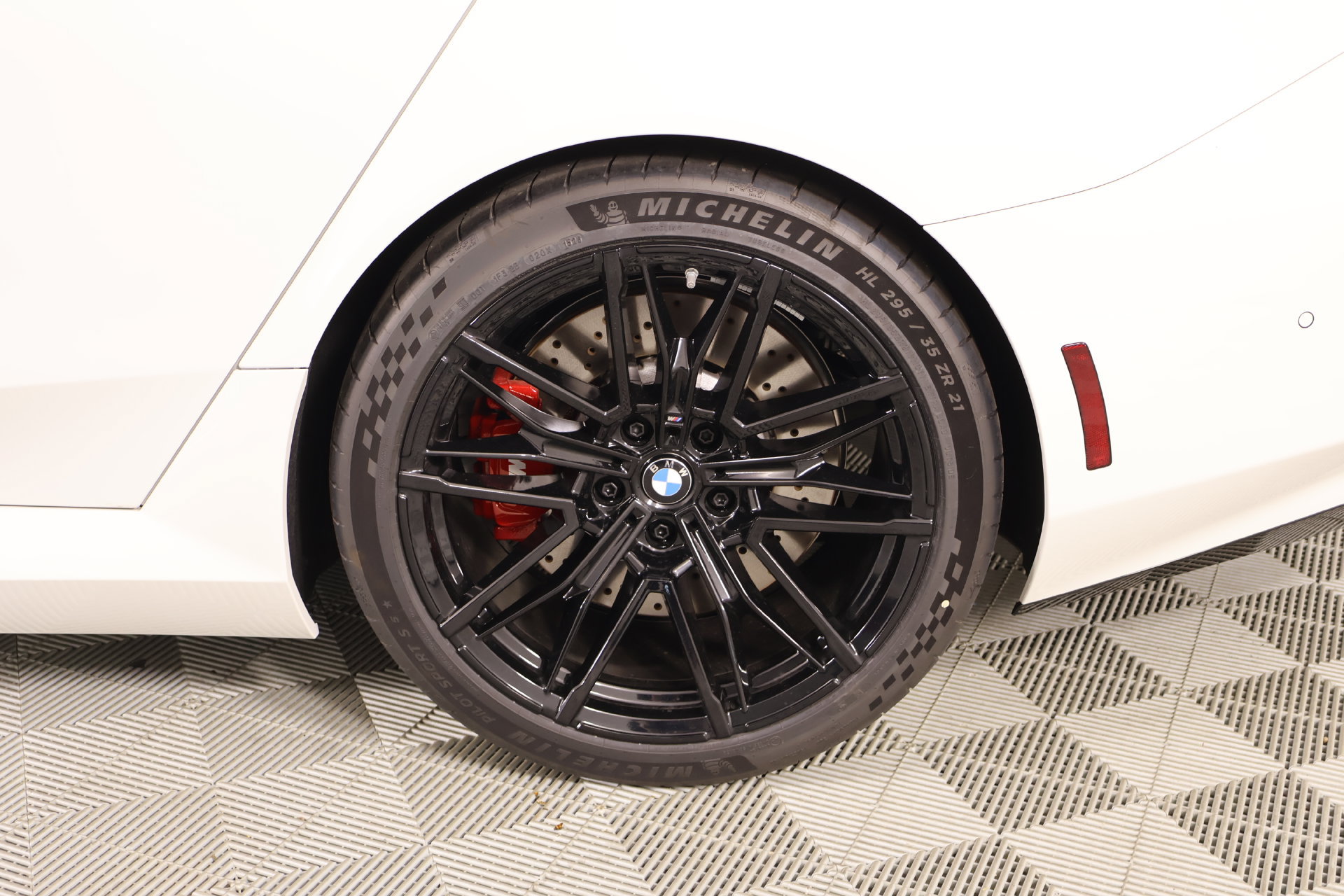 New 2027 BMW M5 Touring AWD/4WD image 19