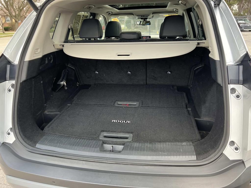 Used 2021 Nissan Rogue SL image 9
