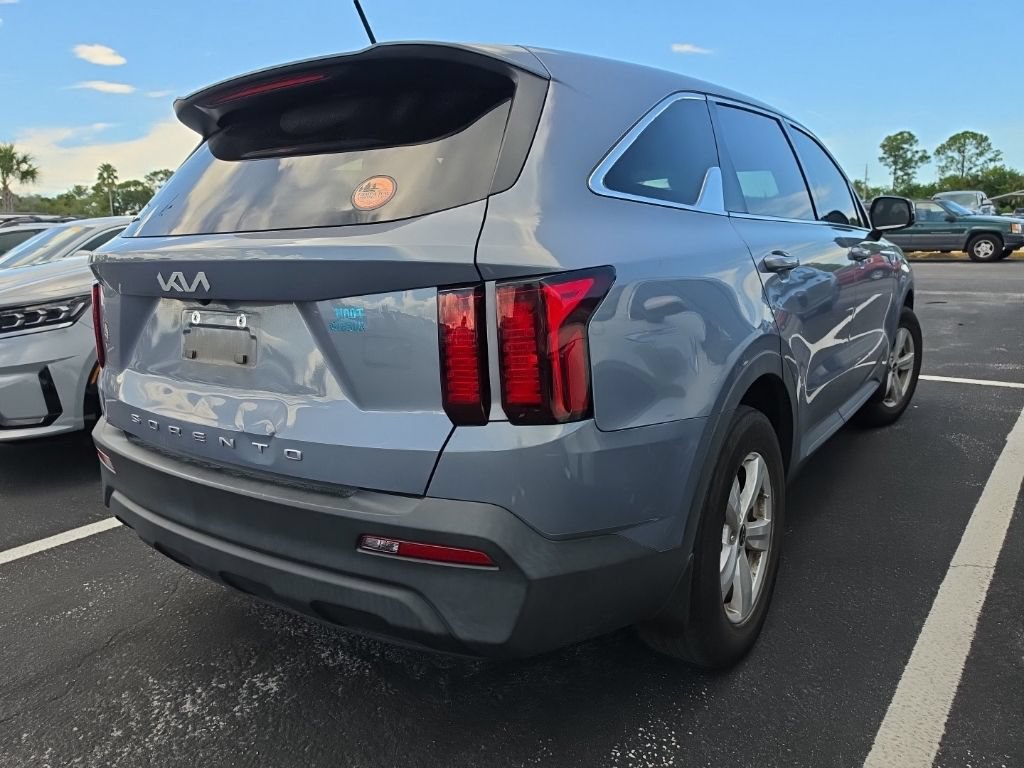 Certified 2022 Kia Sorento LX FWD image 14