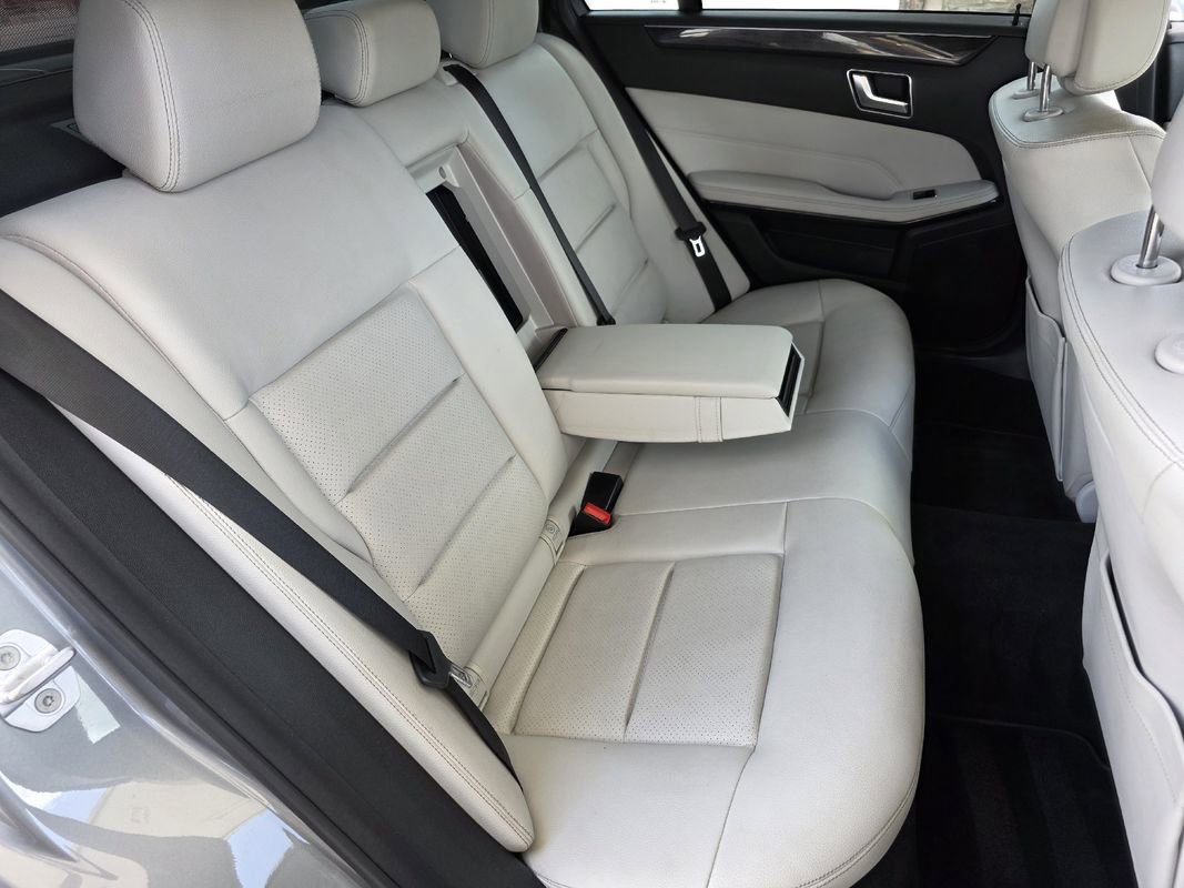 Used 2014 Mercedes-Benz E 250 BlueTEC Sedan image 27