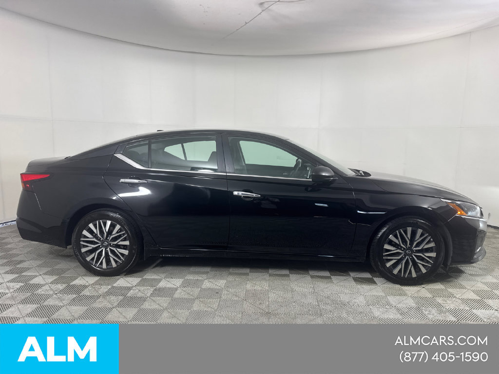 Used 2025 Nissan Altima 2.5 SV FWD image 5