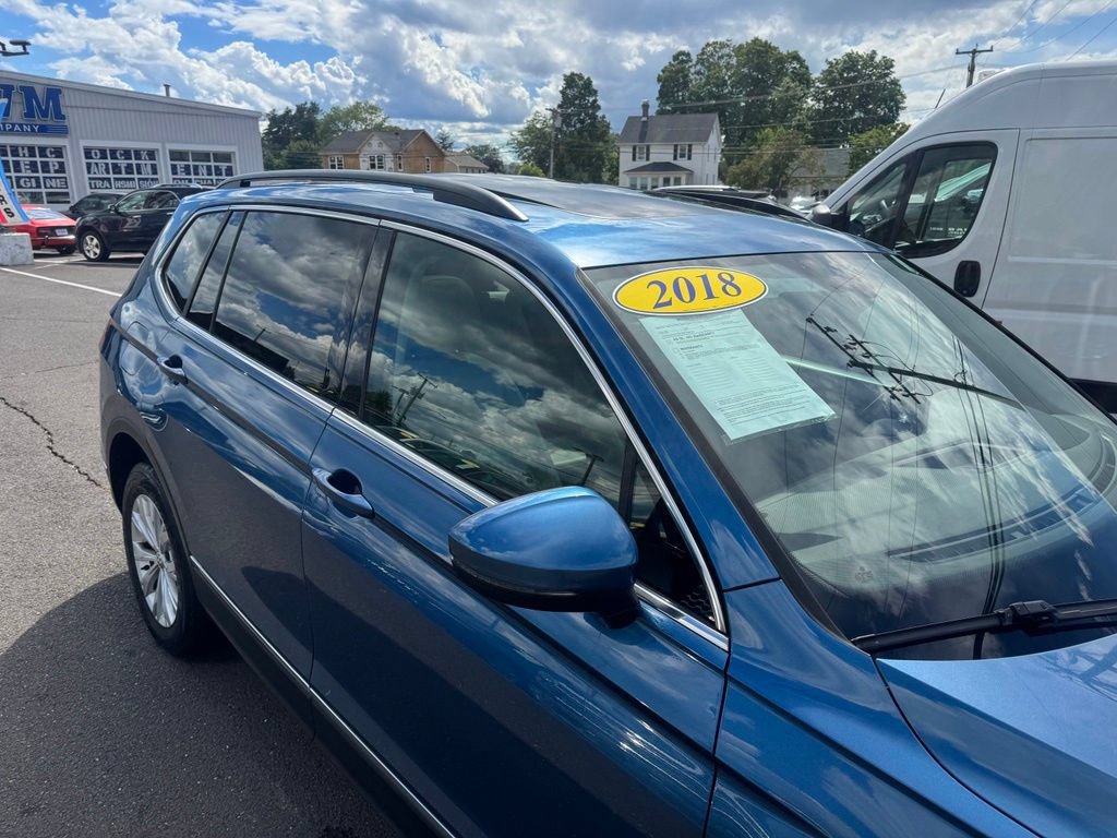 Used 2018 Volkswagen Tiguan SE w/ Panoramic Sunroof Package AWD/4WD image 10