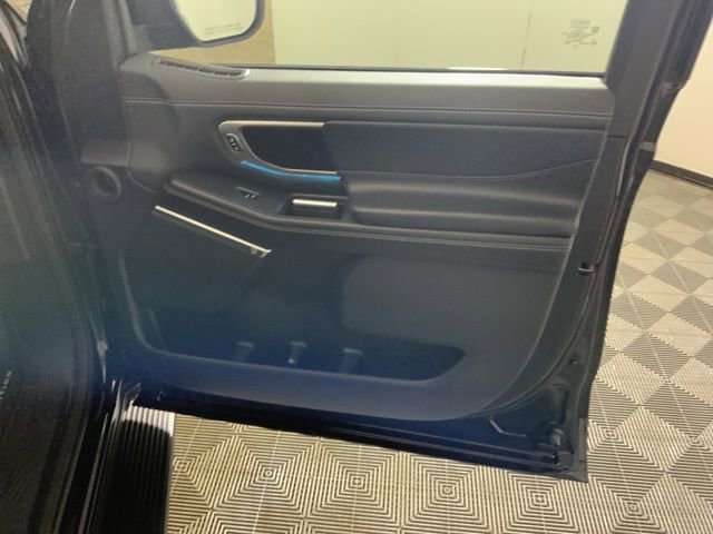 New 2026 Ford Expedition Platinum w/ Stealth Appearance Package image 36