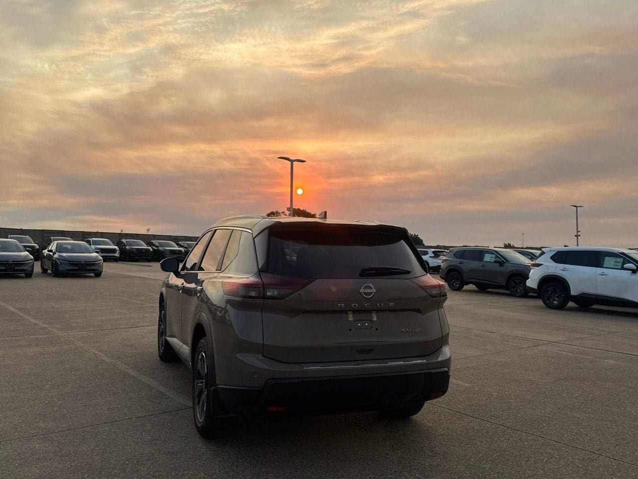 Certified 2024 Nissan Rogue SV w/ SV Premium Package AWD/4WD image 18