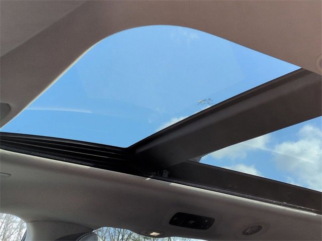 Certified 2023 Chrysler Pacifica Limited image 13