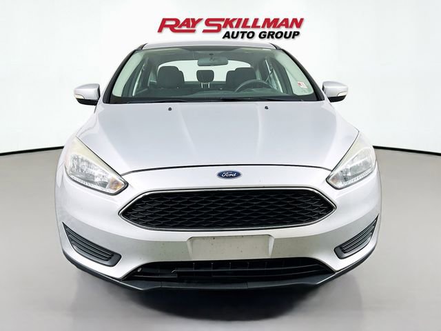 Used 2017 Ford Focus SE FWD image 2