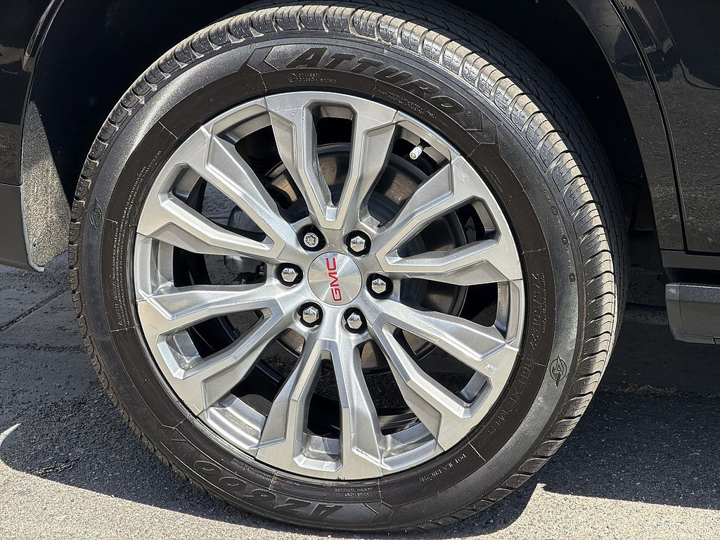 Used 2021 GMC Yukon Denali w/ Denali Ultimate Package RWD image 32