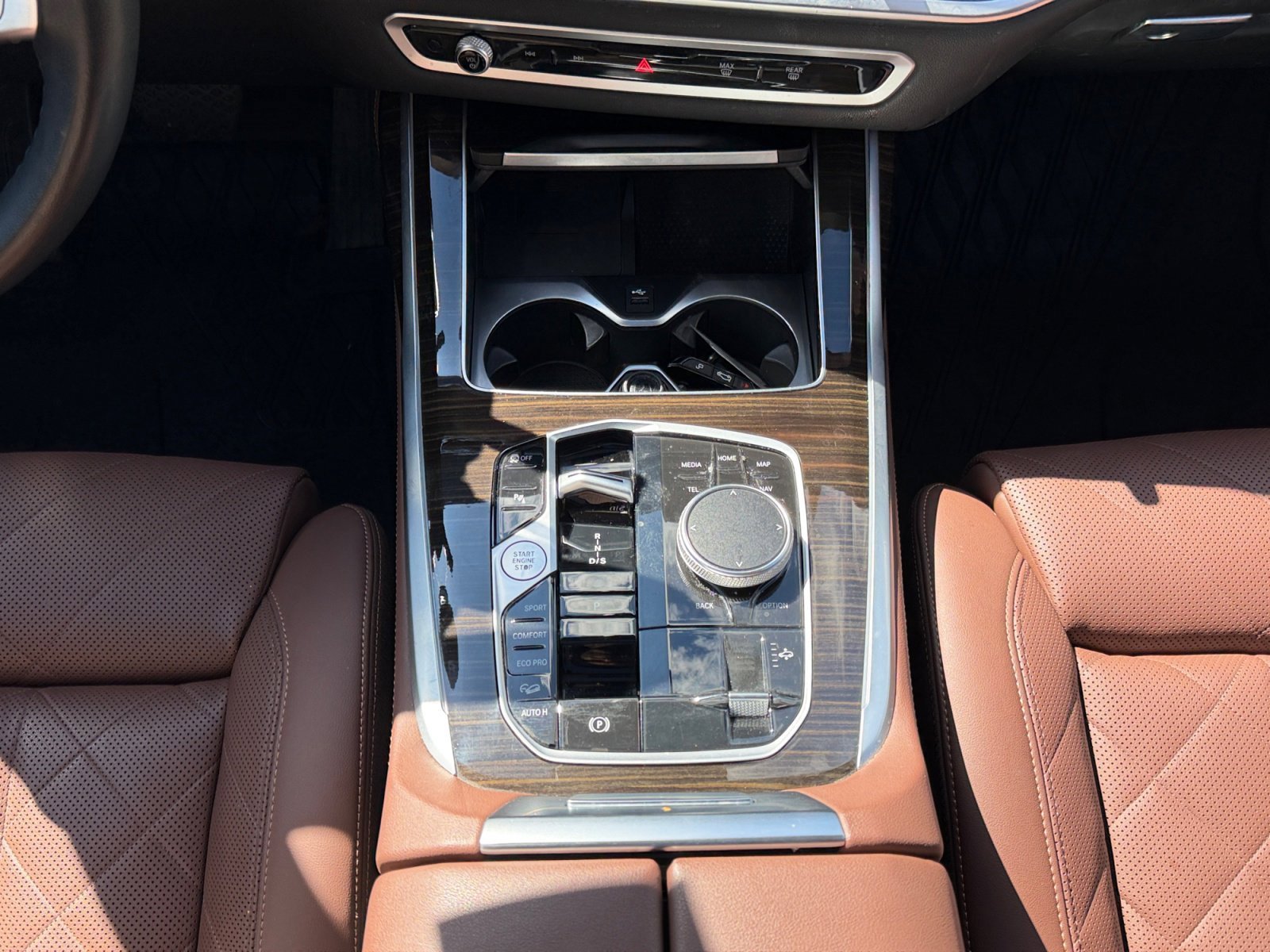 Used 2024 BMW X7 xDrive40i w/ Premium Package AWD/4WD image 15