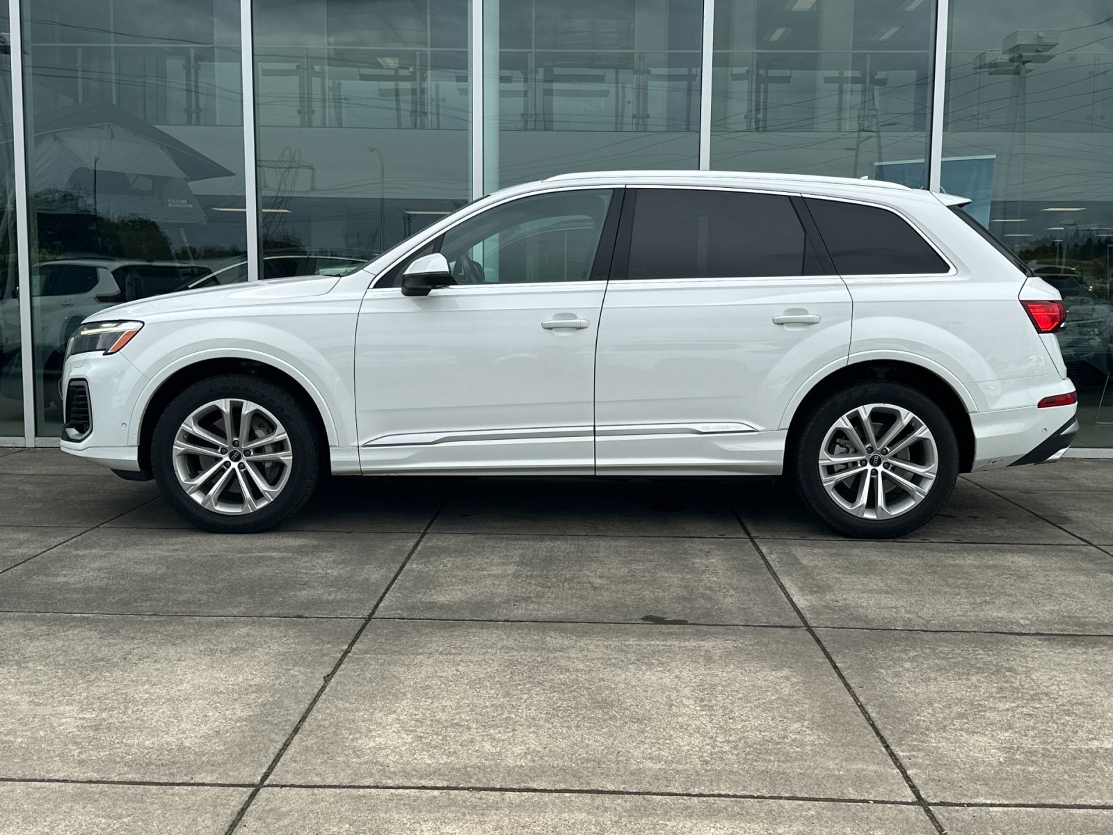Used 2025 Audi Q7 3.0T Premium Plus AWD/4WD image 6