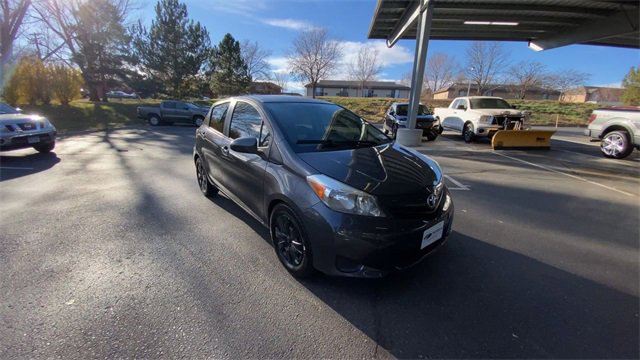 Used 2013 Toyota Yaris L image 2