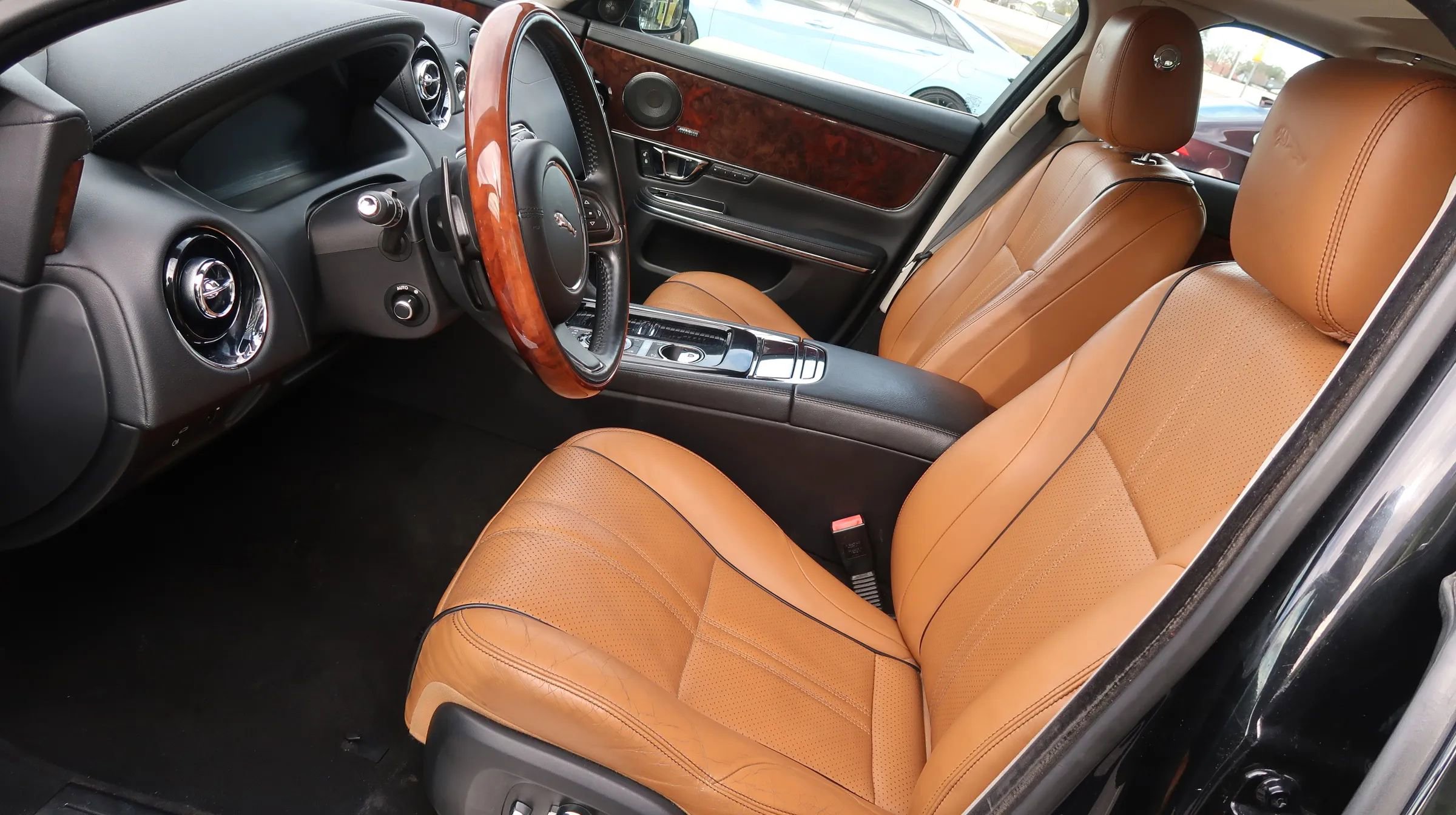 Used 2016 Jaguar XJ R-Sport AWD/4WD image 13