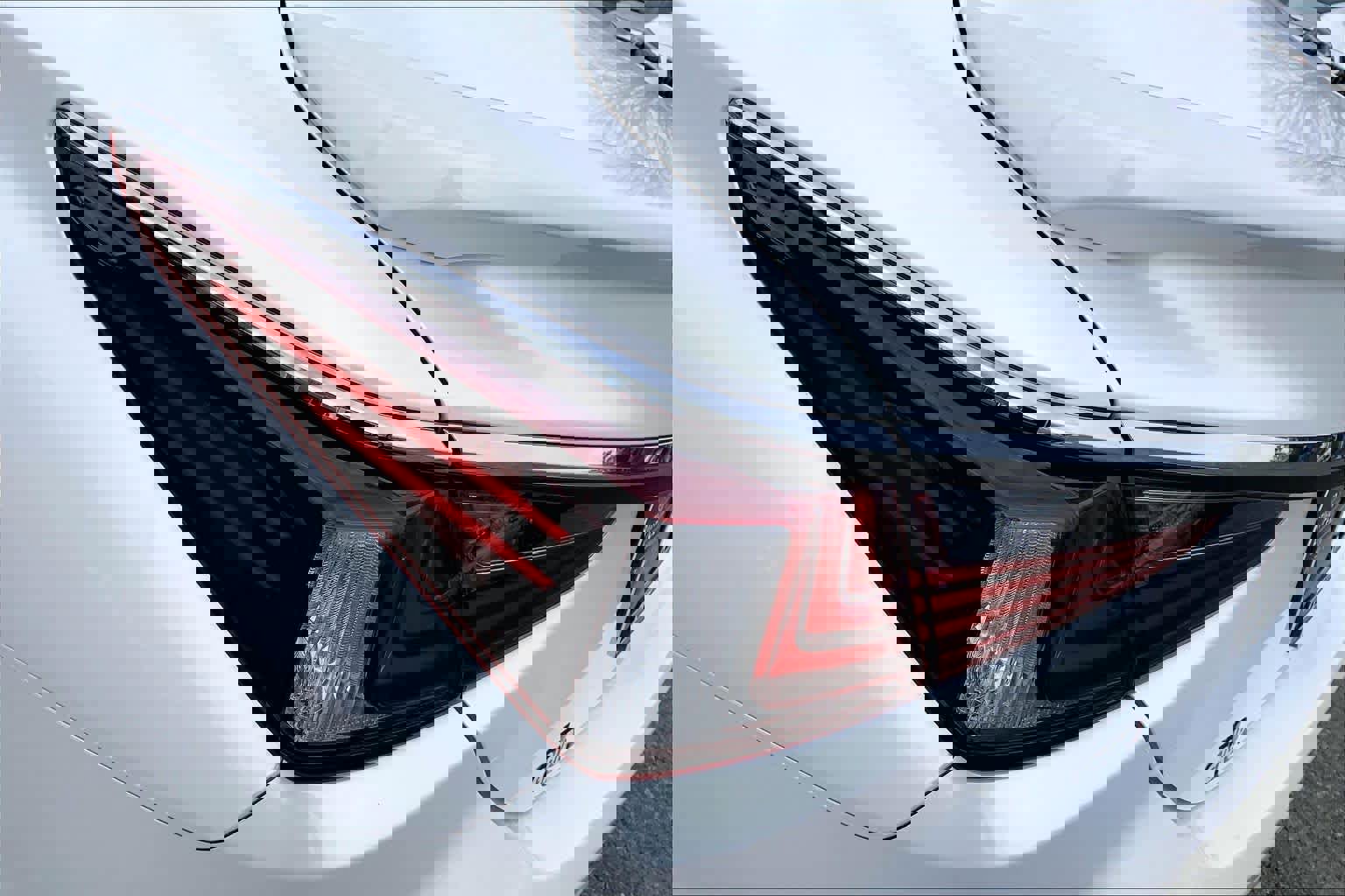 Certified 2025 Lexus ES 350 w/ Premium Package image 29