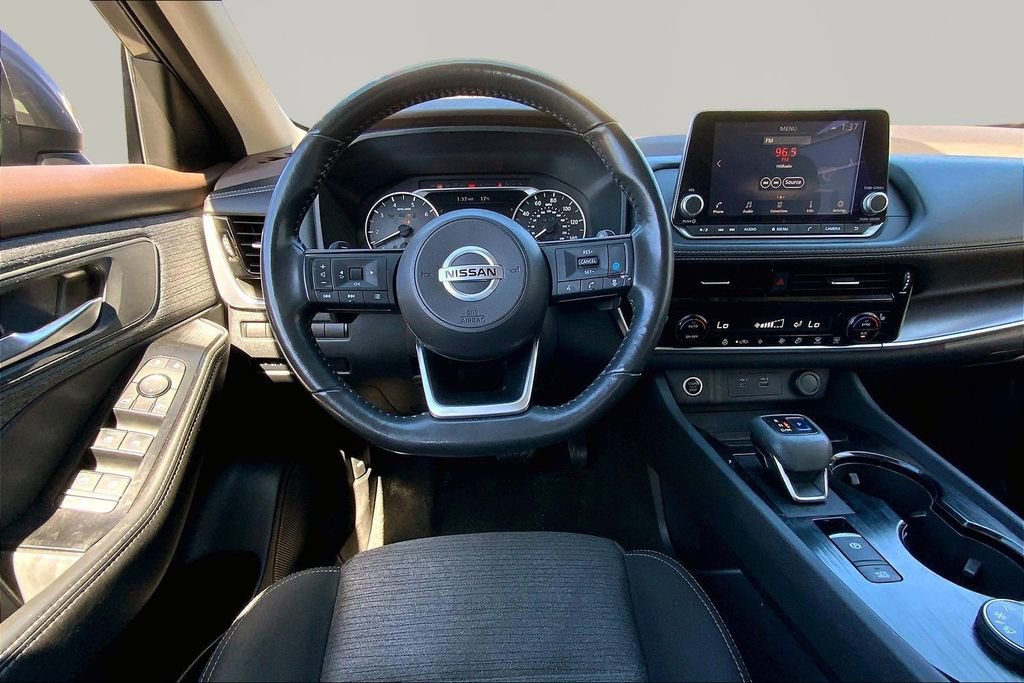 Used 2021 Nissan Rogue SV image 8