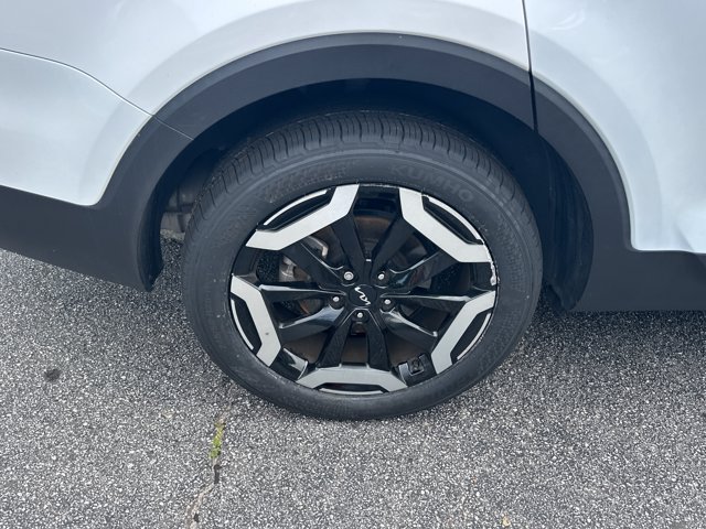 Certified 2024 Kia Telluride EX w/ EX Captain's Chair Package FWD image 20