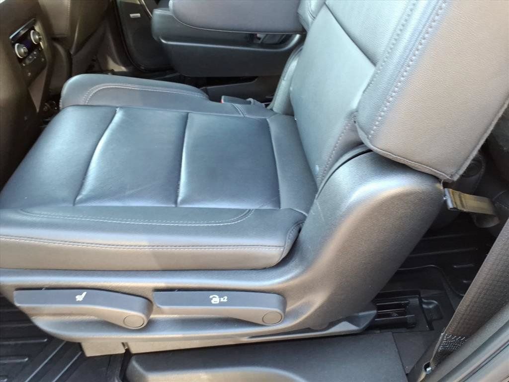 Used 2023 Chevrolet Tahoe Z71 w/ Luxury Package AWD/4WD image 20