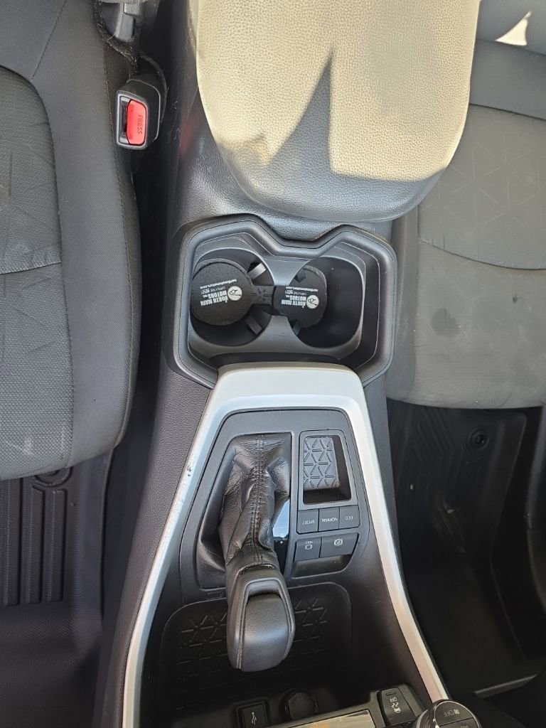 Used 2021 Toyota RAV4 XLE image 46