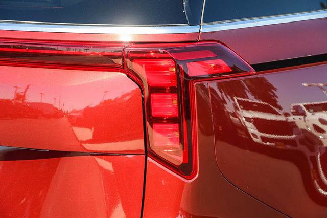 Used 2025 Kia Carnival SX image 11