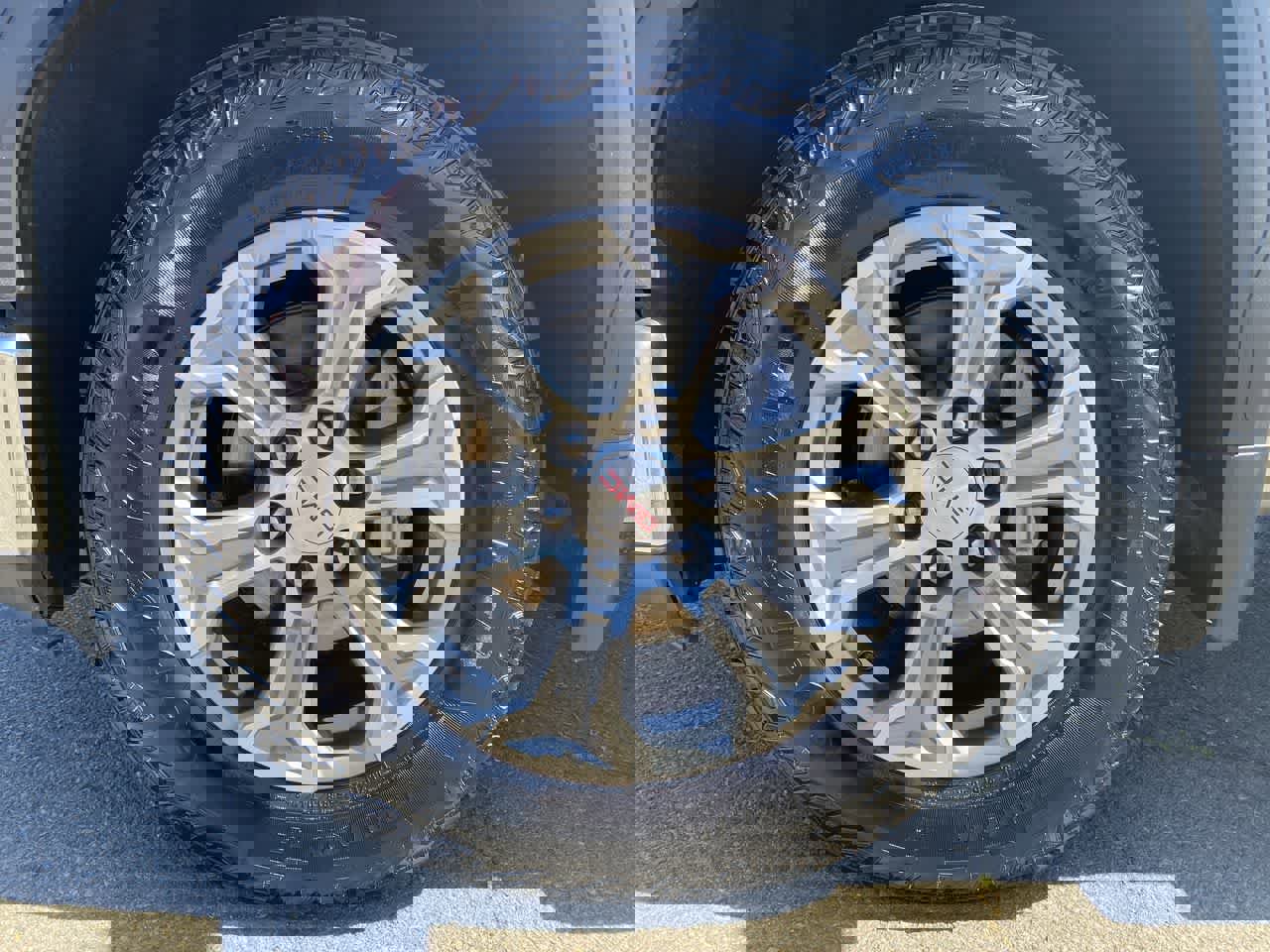 Used 2021 GMC Sierra 1500 SLT w/ X31 Off-Road Package image 10