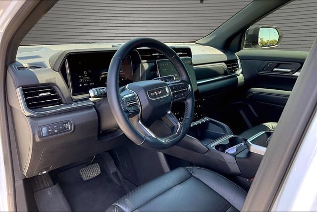 Used 2025 GMC Terrain Elevation w/ Black Edition AWD/4WD image 16