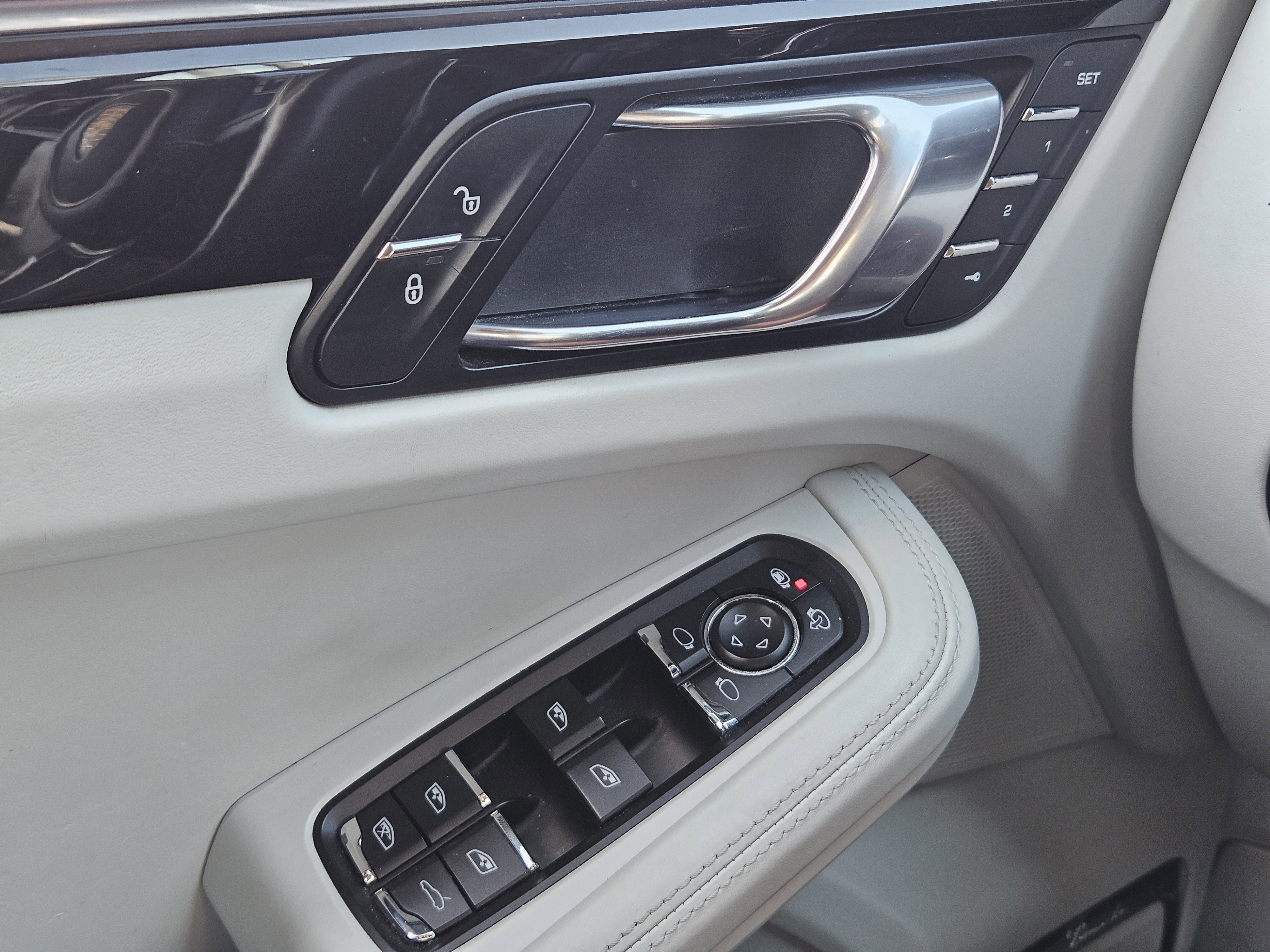 Used 2017 Porsche Macan S image 23